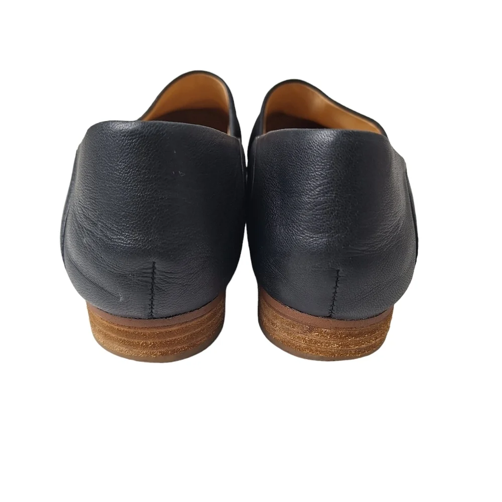 Clarks Pure Tone Sz 7.5 Black Leather Cushioned Slip On Comfy Flats Loafers Shoe